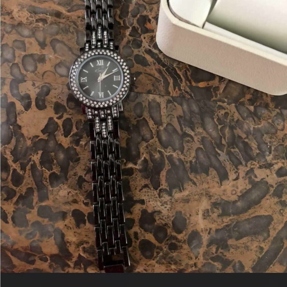 New: Ladies Watch - Picture 3 of 3